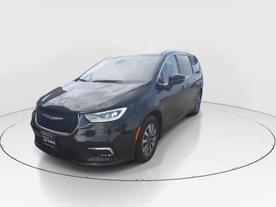 2023 Chrysler Pacifica — rear three-quarter view