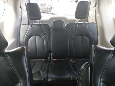 2023 Chrysler Pacifica — photo 17 view