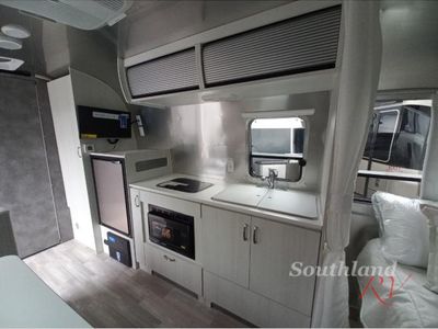 2025 Airstream Bambi - Photo 8
