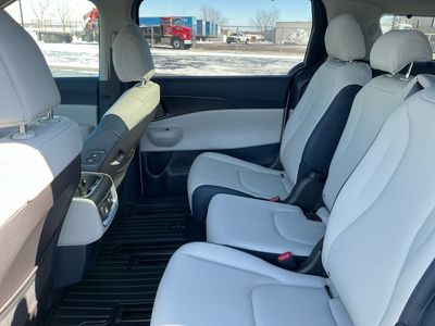 2026 Kia Carnival — photo 17 view