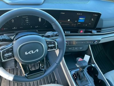 2026 Kia Carnival — photo 15 view