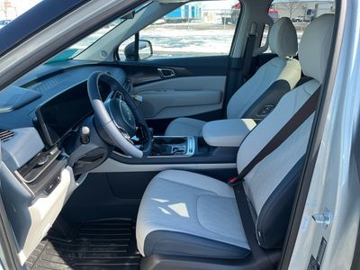 2026 Kia Carnival — photo 10 view