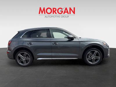 2022 Audi Q5 — side profile view