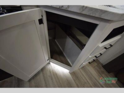 2026 Venture RV SportTrek - Photo 24
