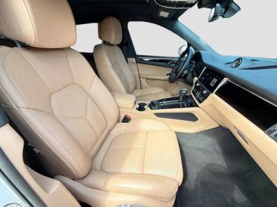 2023 Porsche Macan — photo 15 view