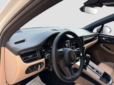 2023 Porsche Macan — photo 26 view