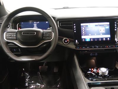 2024 Jeep Wagoneer L — photo 12 view