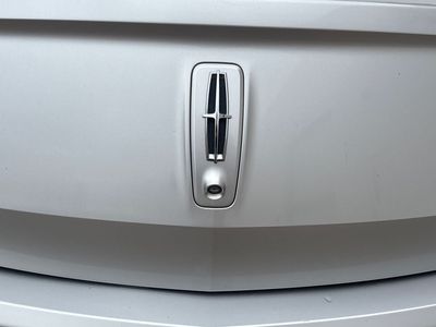 2014 Lincoln MKS — photo 30 view