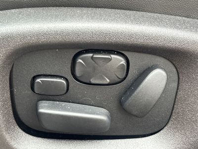2014 Lincoln MKS — photo 7 view