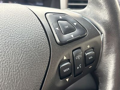 2014 Lincoln MKS — photo 19 view