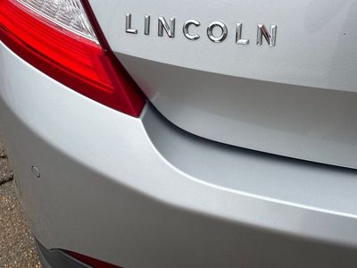 2014 Lincoln MKS — photo 28 view