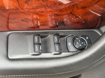 2014 Lincoln MKS — detail view