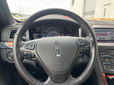 2014 Lincoln MKS — photo 17 view