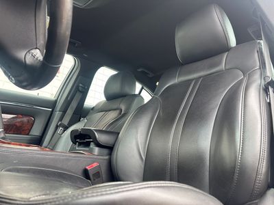 2014 Lincoln MKS — photo 8 view