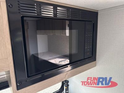 2025 Dutchmen RV Kodiak Ultimate - Photo 15