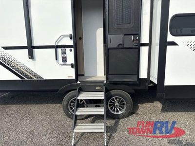 2025 Dutchmen RV Kodiak Ultimate - Photo 8