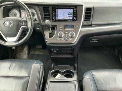 2018 Toyota Sienna — photo 15 view