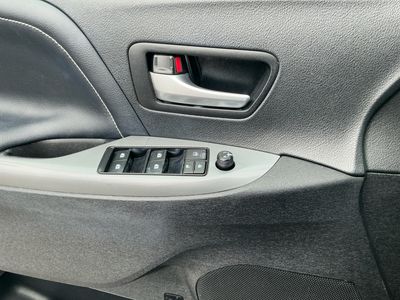 2018 Toyota Sienna — photo 8 view