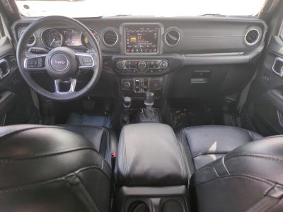2023 Jeep Wrangler — photo 15 view
