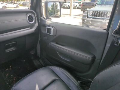 2023 Jeep Wrangler — photo 17 view