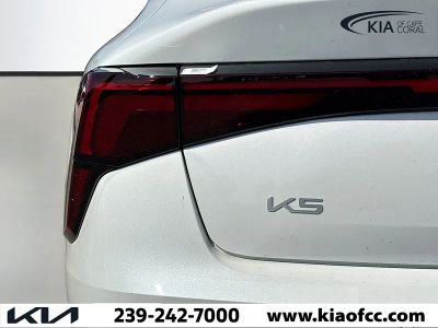 2026 Kia K5 — photo 9 view