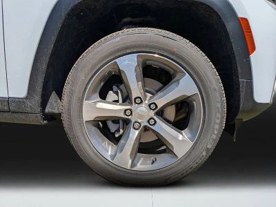 2026 Jeep Grand Cherokee — photo 10 view
