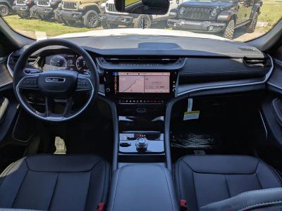 2026 Jeep Grand Cherokee — photo 16 view