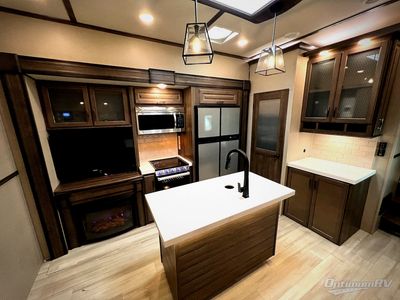 2022 Grand Design Solitude S-Class - Photo 13