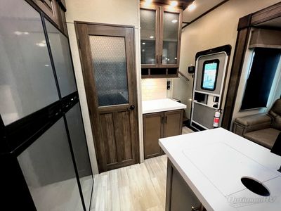 2022 Grand Design Solitude S-Class - Photo 22