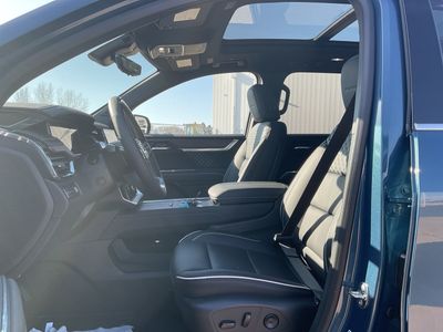2026 GMC Acadia — photo 9 view