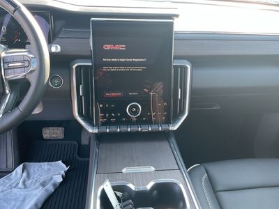 2026 GMC Acadia — photo 13 view