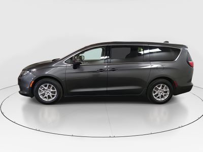 2022 Chrysler Voyager - Photo 4