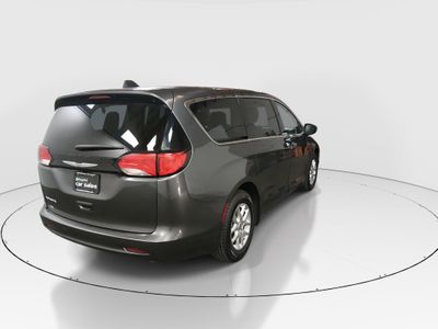 2022 Chrysler Voyager - Photo 7