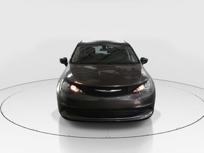 2022 Chrysler Voyager - Photo 2
