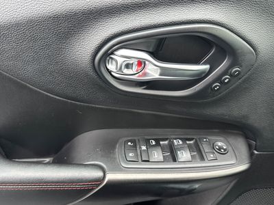 2020 Jeep Cherokee - Photo 12