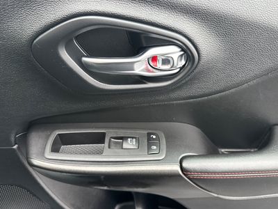 2020 Jeep Cherokee - Photo 18