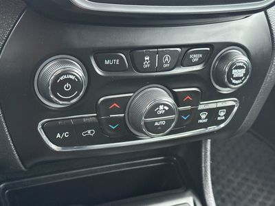 2020 Jeep Cherokee - Photo 21