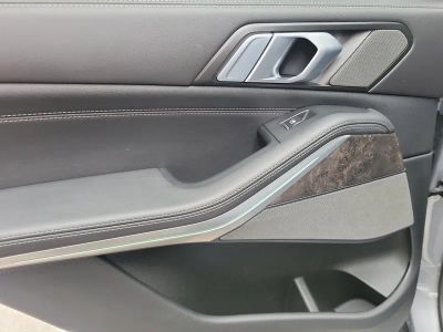 2025 BMW X5 — photo 18 view