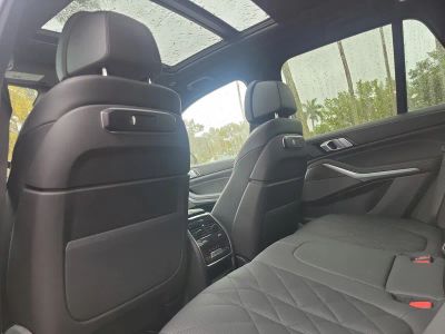2025 BMW X5 — photo 13 view