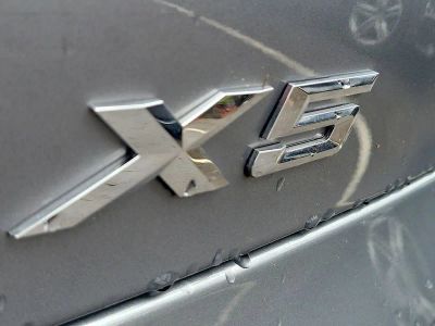 2025 BMW X5 — detail view