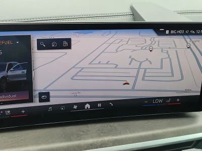 2025 BMW X5 — photo 32 view