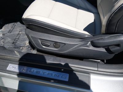2024 Ford Mustang - Photo 12