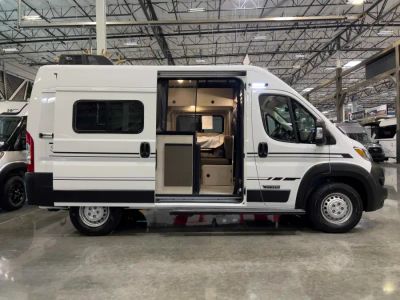 2027 Winnebago SOLIS POCKET — photo 10 view