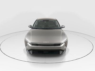 2025 Kia K4 - Photo 2