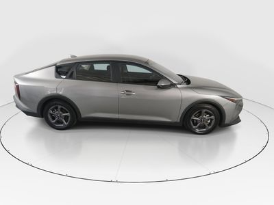2025 Kia K4 - Photo 8