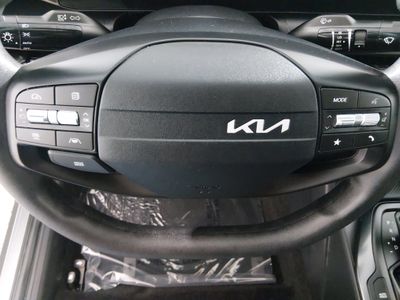2025 Kia K4 - Photo 12