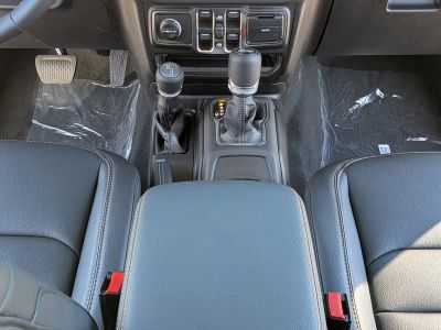 2026 Jeep Wrangler — photo 19 view