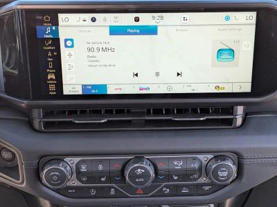 2026 Jeep Wrangler — photo 18 view