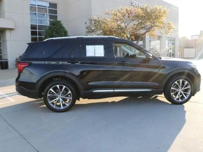 2025 Ford Explorer — detail view