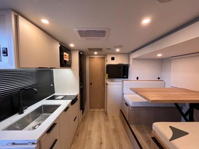 2026 Winnebago Micro Minnie — photo 15 view